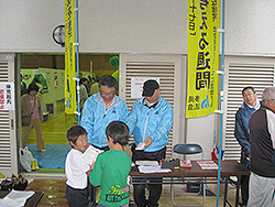 御嵩産業祭　街頭広報活動の様子